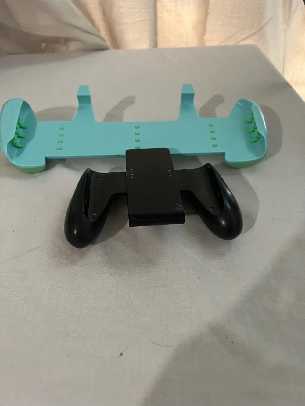 Universal Mobile Game Controller Grip - Black and Aqua Bundle